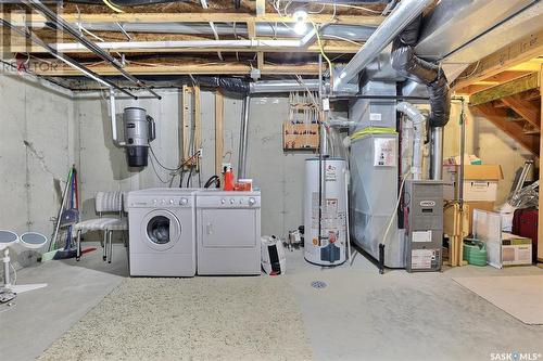 14 2751 Windsor Park Road, Regina, SK - Indoor Photo Showing Laundry Room