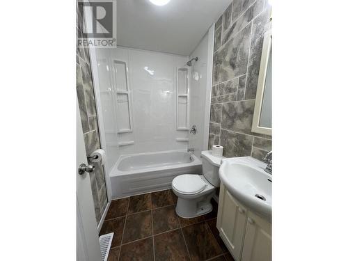 3904 E 53 Avenue, Fort Nelson, BC - Indoor Photo Showing Bathroom