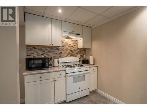 2451 Lisgar Crescent, Prince George, BC - Indoor Photo Showing Kitchen