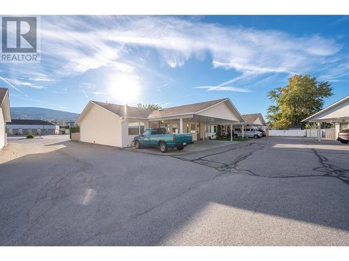 2235 Baskin Street Unit# 101, Penticton, BC - Outdoor