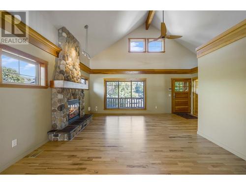 2706 Bath Street, Kelowna, BC - Indoor Photo Showing Other Room With Fireplace