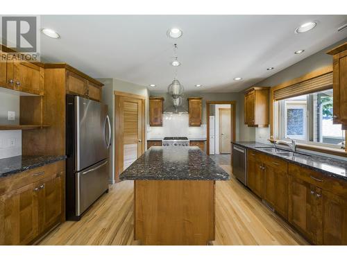 2706 Bath Street, Kelowna, BC - Indoor Photo Showing Kitchen With Double Sink