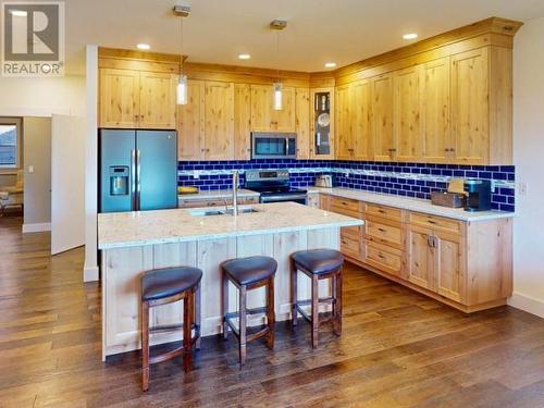 5410 Hemlock Street, Powell River, BC - Indoor Photo Showing Kitchen