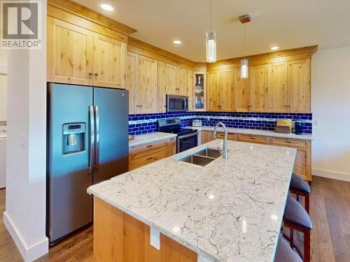 5410 Hemlock Street, Powell River, BC - Indoor Photo Showing Kitchen With Double Sink