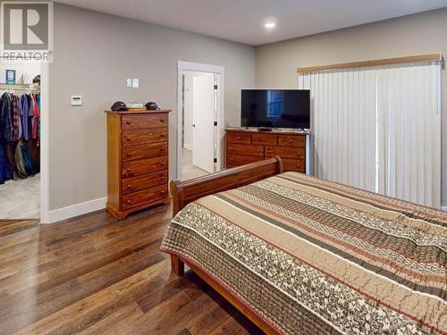 5410 Hemlock Street, Powell River, BC - Indoor Photo Showing Bedroom