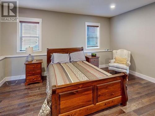 5410 Hemlock Street, Powell River, BC - Indoor Photo Showing Bedroom