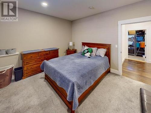 5410 Hemlock Street, Powell River, BC - Indoor Photo Showing Bedroom