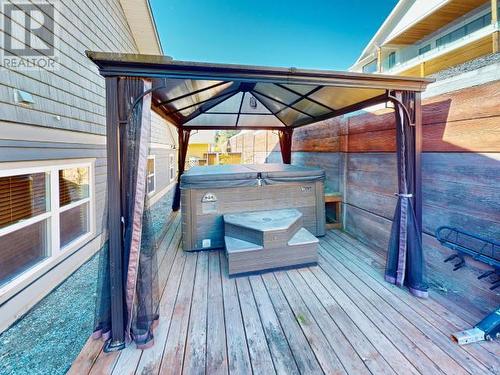 5410 Hemlock Street, Powell River, BC - Outdoor With Deck Patio Veranda With Exterior