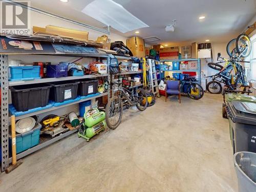 5410 Hemlock Street, Powell River, BC - Indoor Photo Showing Garage