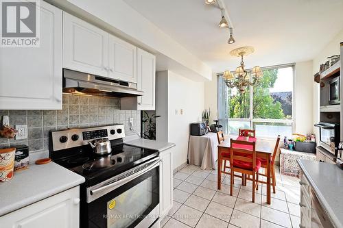 207 - 29 Northern Hts Drive S, Richmond Hill, ON - Indoor Photo Showing Kitchen