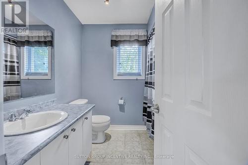 34 Batteaux Street, Barrie, ON - Indoor Photo Showing Bathroom