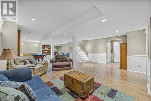 34 Batteaux Street, Barrie, ON - Indoor Photo Showing Living Room