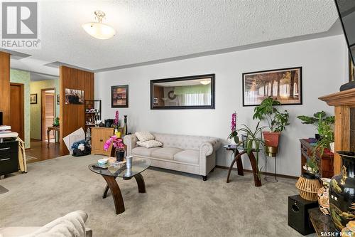 609 King Street, Imperial, SK - Indoor Photo Showing Living Room