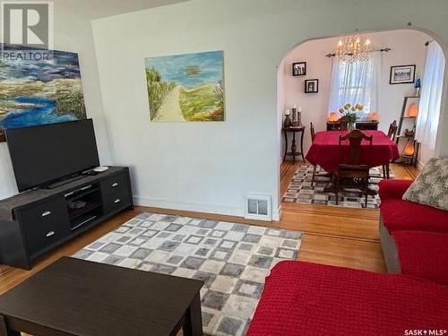 236 1St Avenue E, Canora, SK - Indoor Photo Showing Living Room