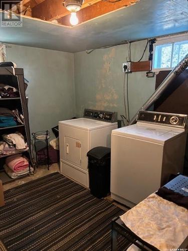 236 1St Avenue E, Canora, SK - Indoor Photo Showing Laundry Room