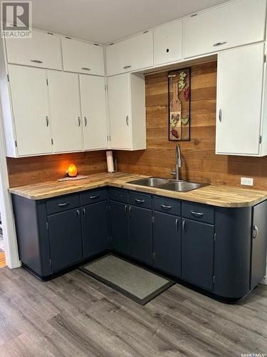 236 1St Avenue E, Canora, SK - Indoor Photo Showing Kitchen With Double Sink