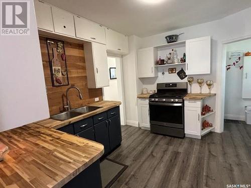 236 1St Avenue E, Canora, SK - Indoor Photo Showing Kitchen With Double Sink