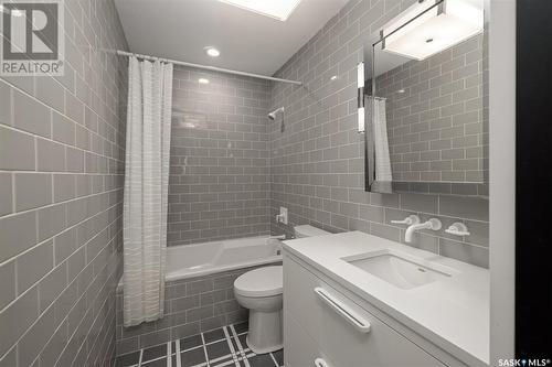 1024 Spadina Crescent E, Saskatoon, SK - Indoor Photo Showing Bathroom