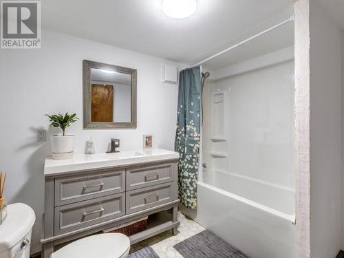 24 Silver Trail, Mayo, YT - Indoor Photo Showing Bathroom