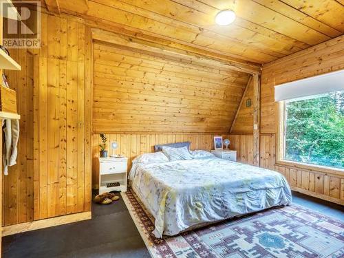 24 Silver Trail, Mayo, YT - Indoor Photo Showing Bedroom