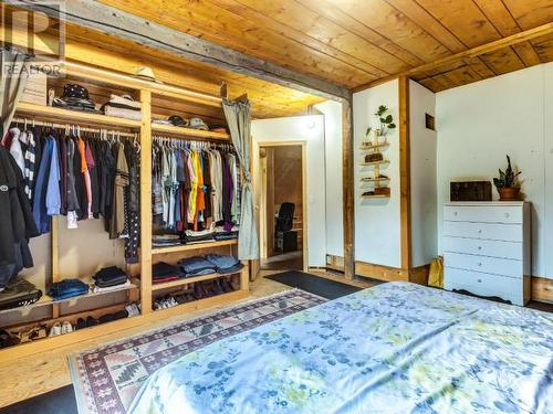 24 Silver Trail, Mayo, YT - Indoor Photo Showing Bedroom