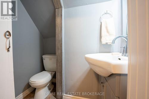 47 Barnes Street, St. Thomas, ON - Indoor Photo Showing Bathroom