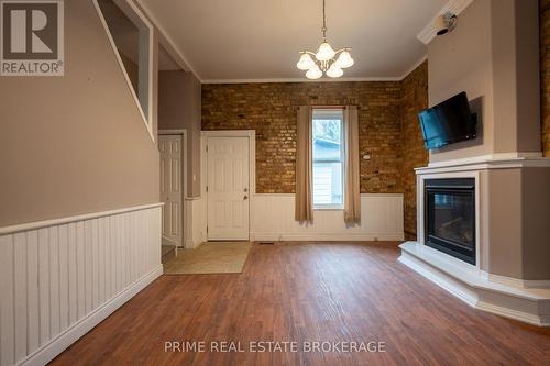 47 Barnes Street, St. Thomas, ON - Indoor Photo Showing Other Room With Fireplace