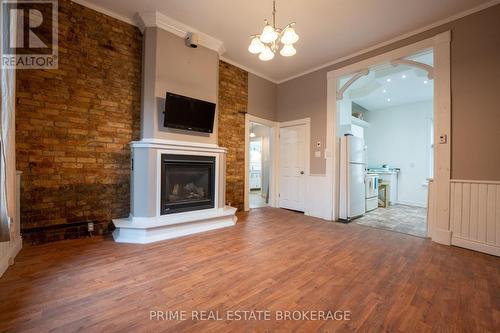 47 Barnes Street, St. Thomas, ON - Indoor Photo Showing Living Room With Fireplace