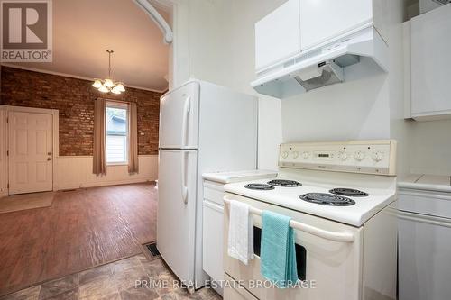 47 Barnes Street, St. Thomas, ON - Indoor Photo Showing Kitchen