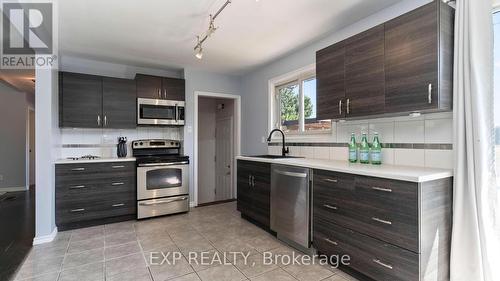 6 Genevive Crescent, London, ON - Indoor Photo Showing Kitchen