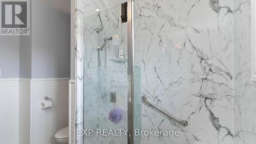 6 Genevive Crescent, London, ON - Indoor Photo Showing Bathroom