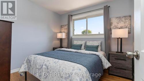 6 Genevive Crescent, London, ON - Indoor Photo Showing Bedroom