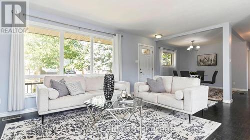 6 Genevive Crescent, London, ON - Indoor Photo Showing Living Room