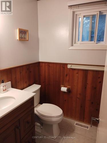 129 Mccraney Street W, Oakville, ON - Indoor Photo Showing Bathroom