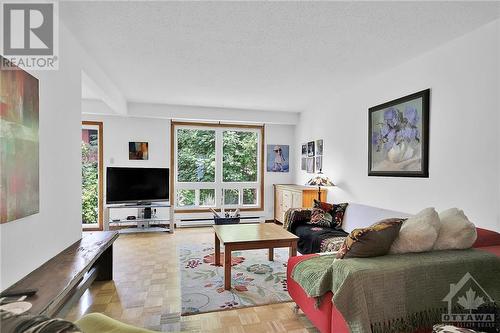 26D Black Forest Lane, Ottawa, ON - Indoor Photo Showing Living Room