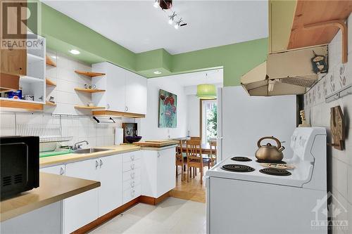 26D Black Forest Lane, Ottawa, ON - Indoor Photo Showing Kitchen