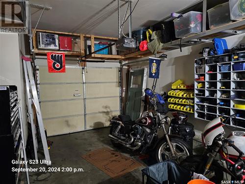 430 Shea Crescent, Saskatoon, SK - Indoor Photo Showing Garage