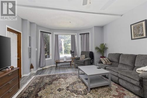 515 Albert St E, Sault Ste. Marie, ON - Indoor Photo Showing Living Room