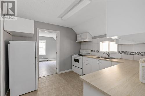 515 Albert St E, Sault Ste. Marie, ON - Indoor Photo Showing Kitchen With Double Sink