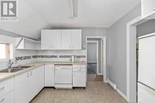 515 Albert St E, Sault Ste. Marie, ON - Indoor Photo Showing Kitchen With Double Sink