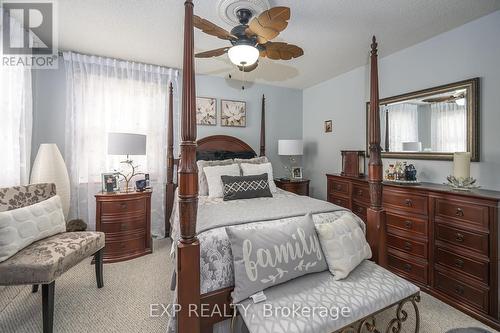 1022 Willow Drive, London, ON - Indoor Photo Showing Bedroom