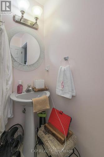 1022 Willow Drive, London, ON - Indoor Photo Showing Bathroom