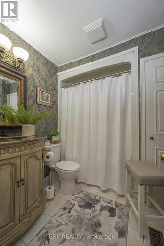 1022 Willow Drive, London, ON - Indoor Photo Showing Bathroom