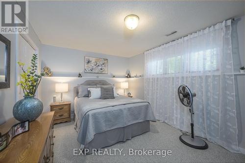 1022 Willow Drive, London, ON - Indoor Photo Showing Bedroom