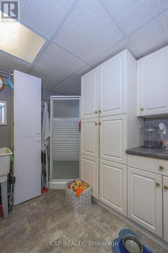 1022 Willow Drive, London, ON - Indoor Photo Showing Laundry Room