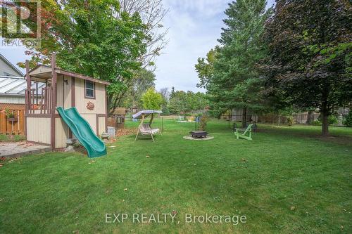 1022 Willow Drive, London, ON - Outdoor With Backyard