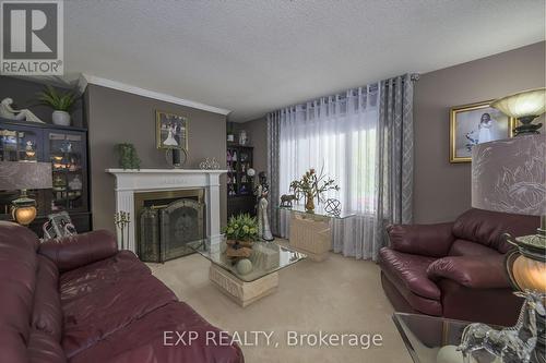 1022 Willow Drive, London, ON - Indoor Photo Showing Living Room With Fireplace