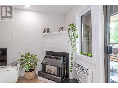 1801 32 Street Unit# 110, Vernon, BC - Indoor With Fireplace