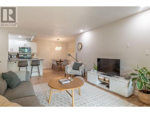 1801 32 Street Unit# 110, Vernon, BC - Indoor Photo Showing Living Room