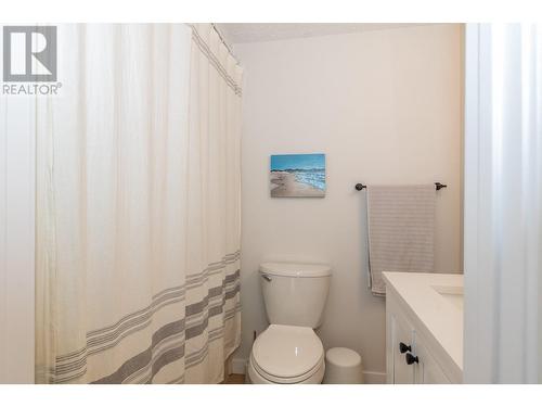 1801 32 Street Unit# 110, Vernon, BC - Indoor Photo Showing Bathroom